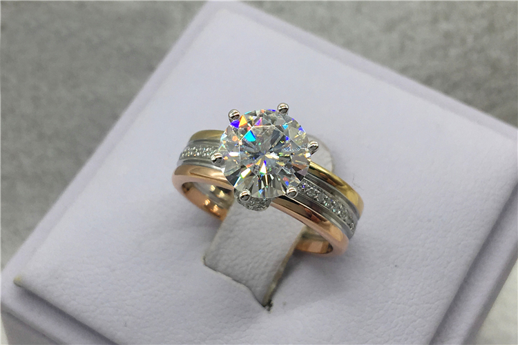 Pierścionek damski zaręczynowy – Moissanite Ring recenzja i cena