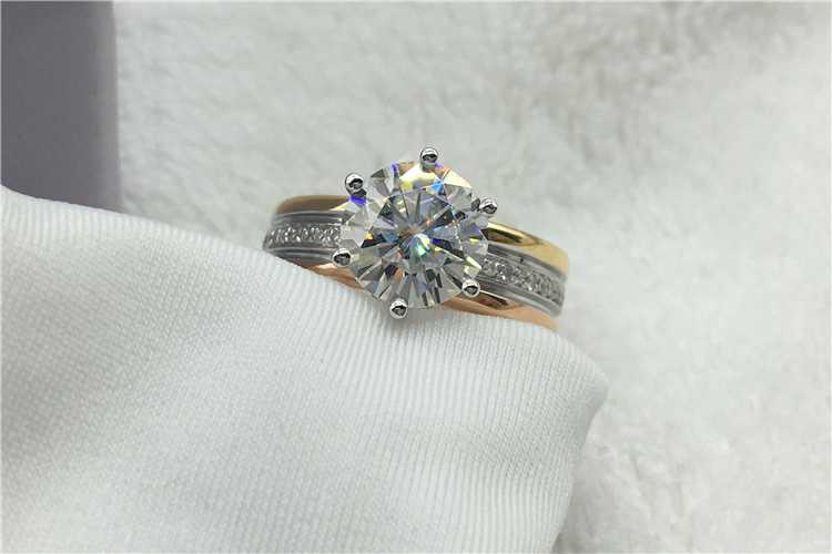 Pierścionek damski zaręczynowy – Moissanite Ring recenzja i cena