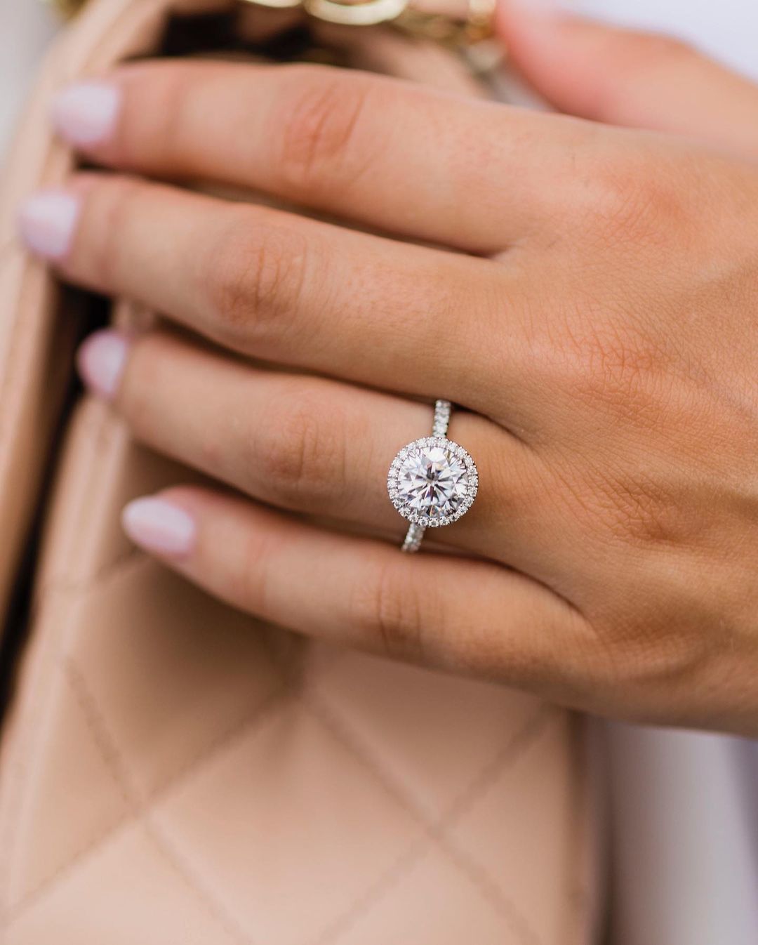 Pierścionek zaręczynowy z mois – Moissanite Ring recenzja i cena