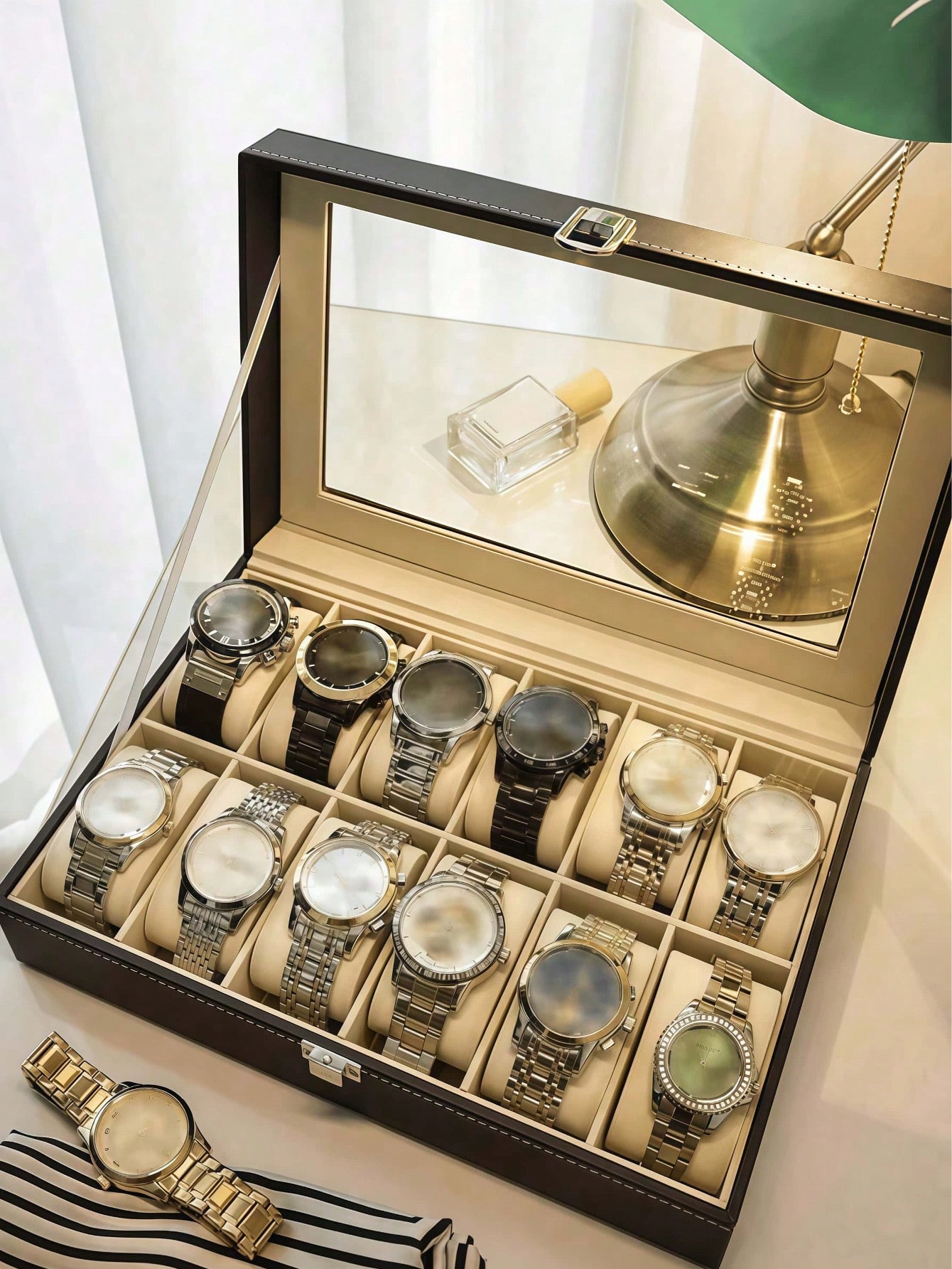 Skórzane pudełko na zegarki z  – Watch Display Box recenzja i cena