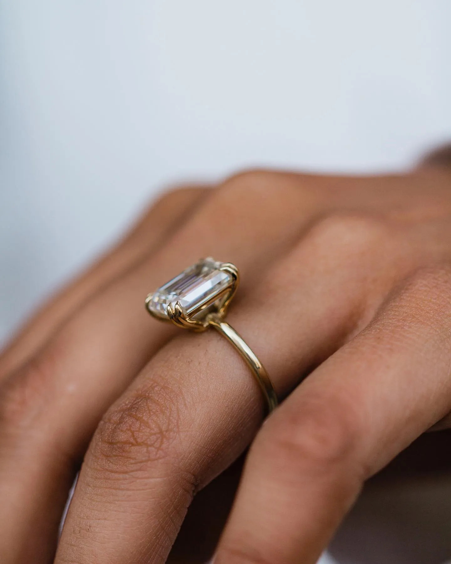 Pierścionek zaręczynowy z mois – Moissanite Ring recenzja i cena